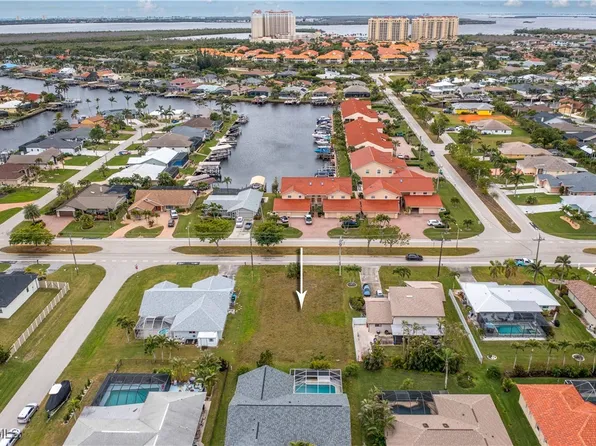 1205 El Dorado Pkwy W, Cape Coral, FL 33914