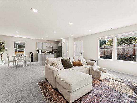 5th image of 4258 SE Woodford Court