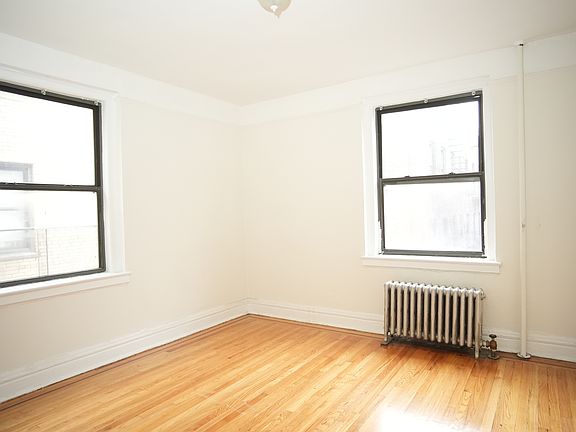 3rd image of 2590 35th St APT 6D