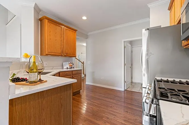 487 Vaughn Cir — Photo 3