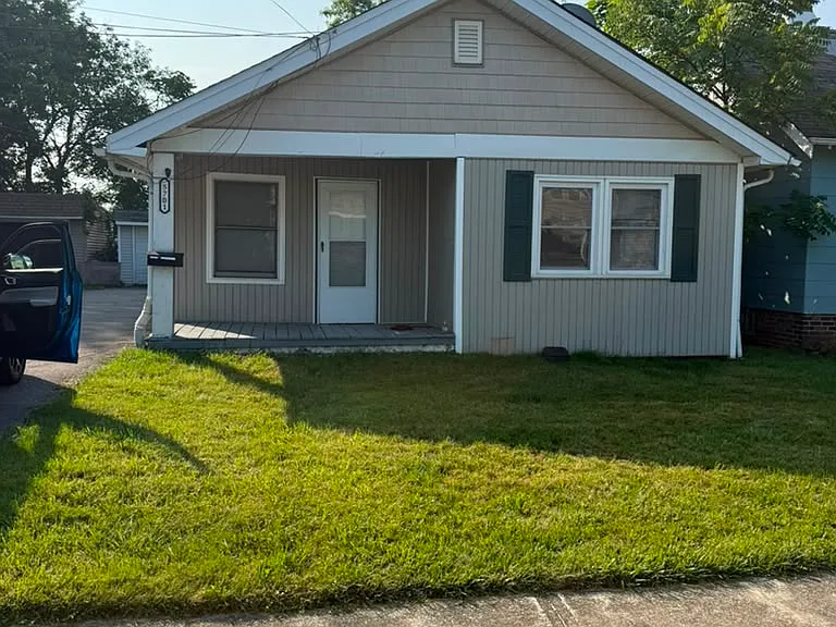 5701 Longwood Ave — Photo 1