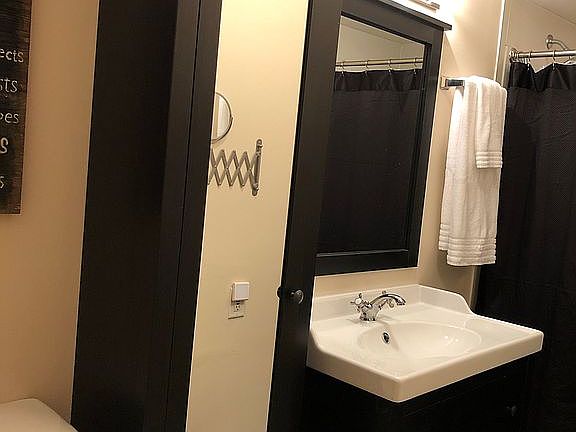 Master bath 11 x 6