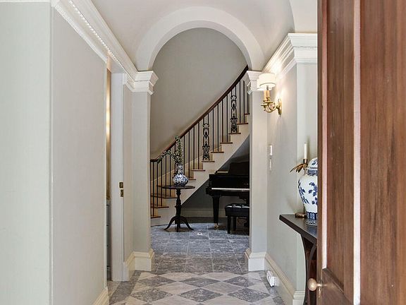 4th image of 174 N Shelmore Blvd