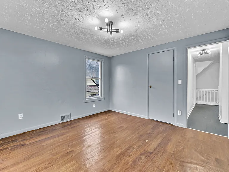 9502 Talbot Ave — Photo 16
