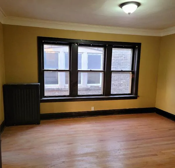 10921 S Vernon Ave — Photo 12