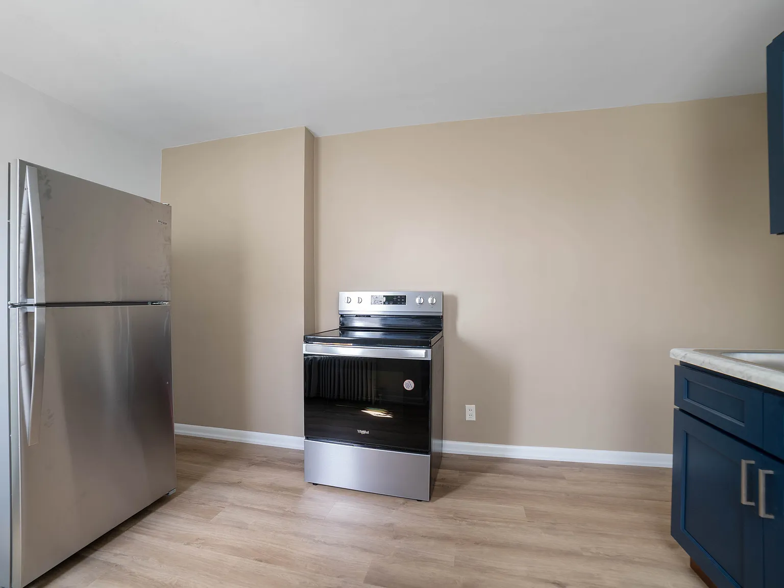 1 bed, 1200 sqft, $1,350 — Photo 3