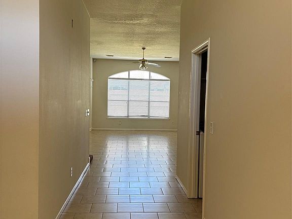 3rd image of 19610 Chestnut Brook Ct