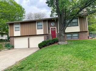 1030 SW Ashworth Rd, Topeka, KS 66604