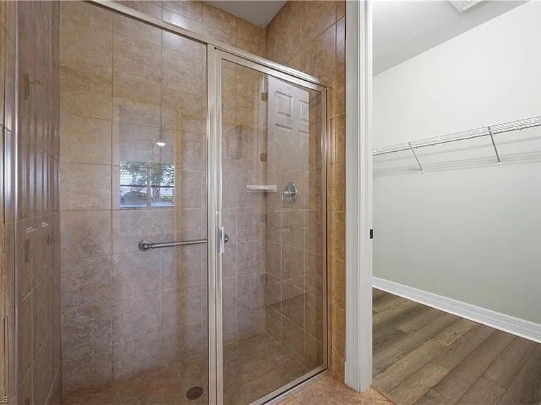 8010 Helena Ct — Photo 16