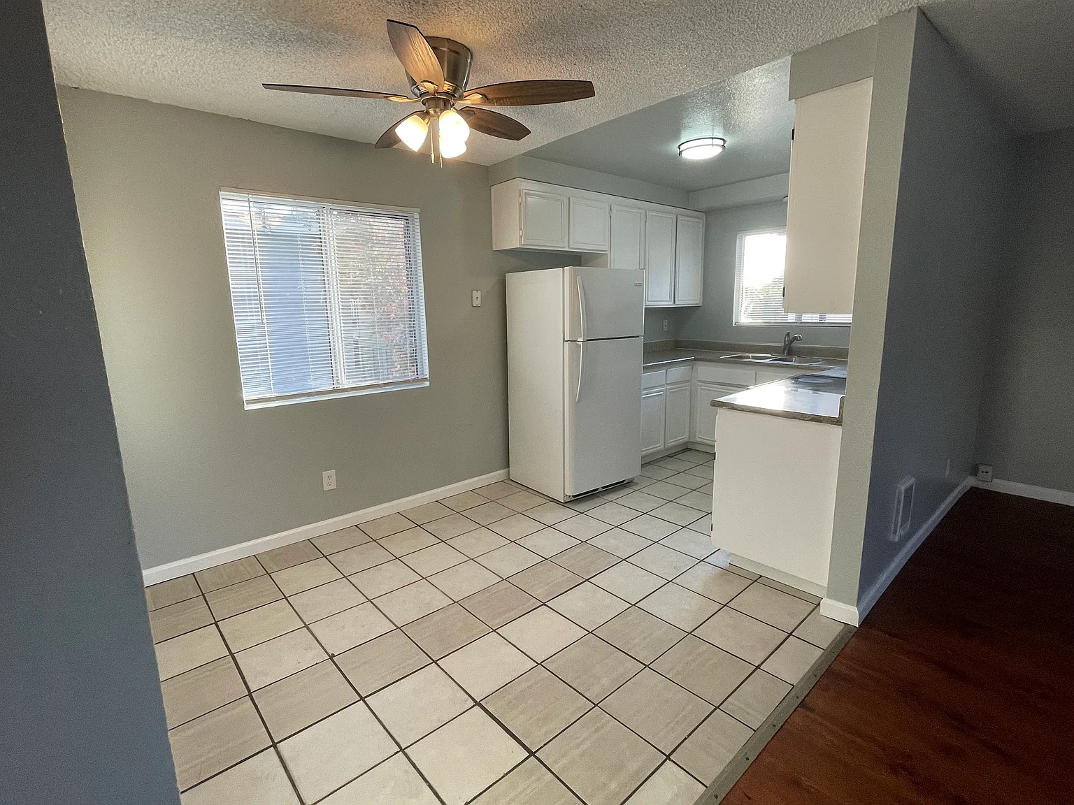 2 bed, 950 sqft, $1,975 — Photo 3