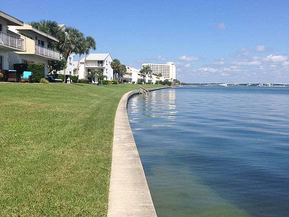 4th image of 1301 Gulf Blvd APT 211