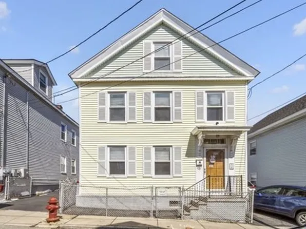 30 Abbott St, Lowell, MA 01852