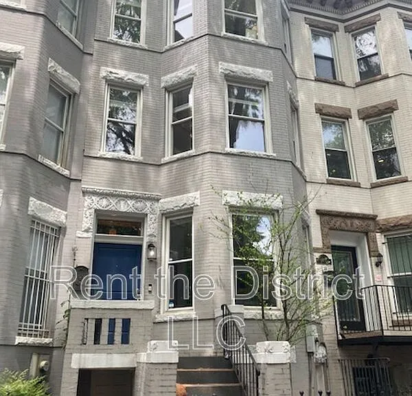 37 Rhode Island Ave NW — Photo 1