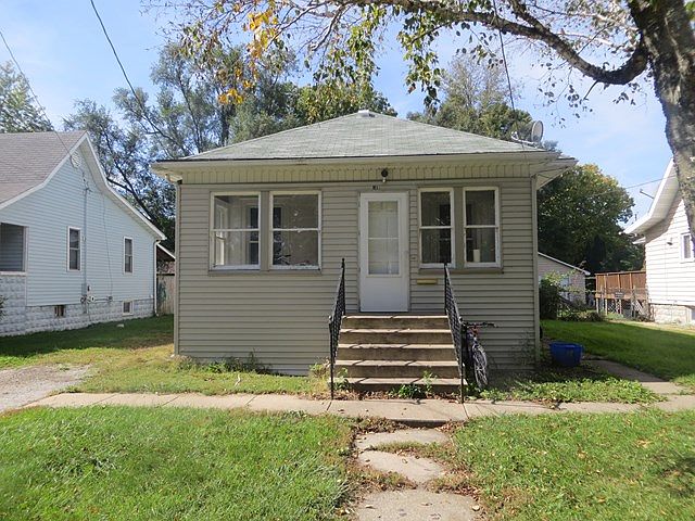 2nd image of 819 S Locust St
