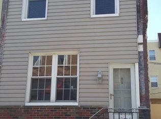 1052 Tree St, Philadelphia, PA 19148