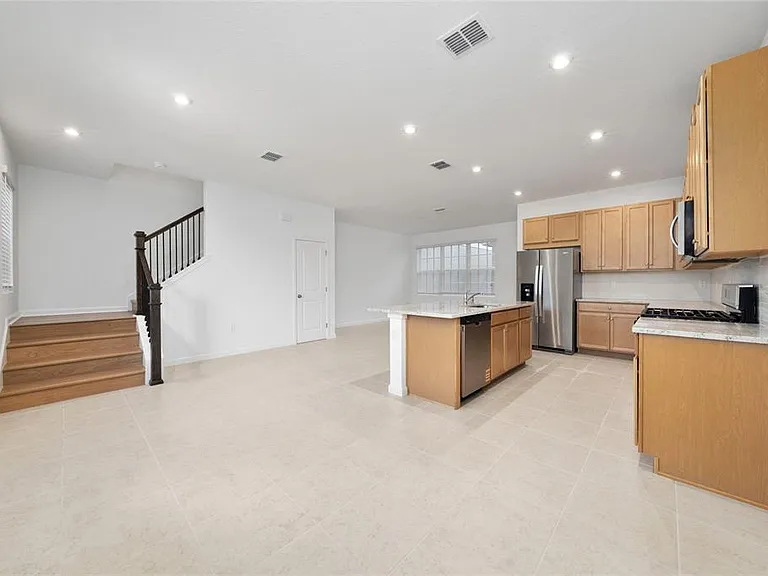 2408 Celebration Blvd — Photo 7