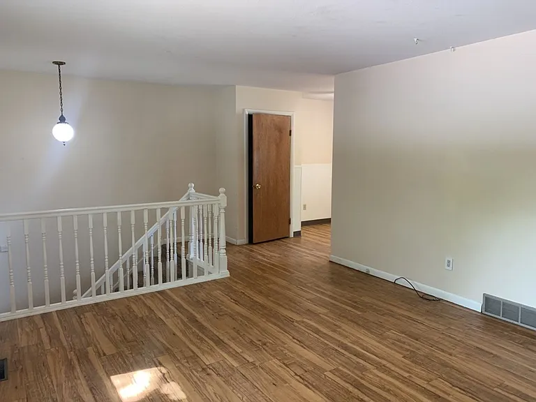 320 Del Clair Rd — Photo 4