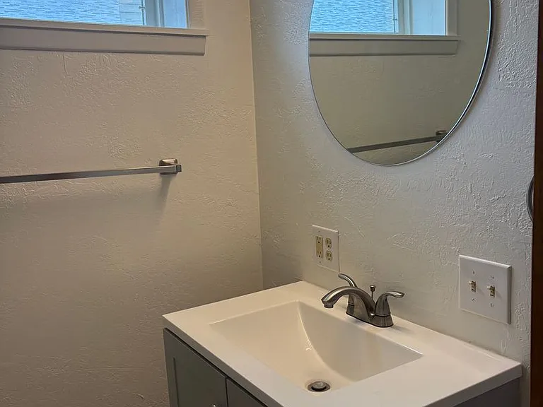 123 Livingston Ave — Photo 8
