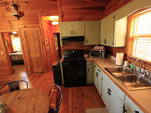 5th image of 319 Laurel Creek Rd
