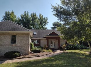 3241 Brooks Rd, Oshkosh, WI 54904