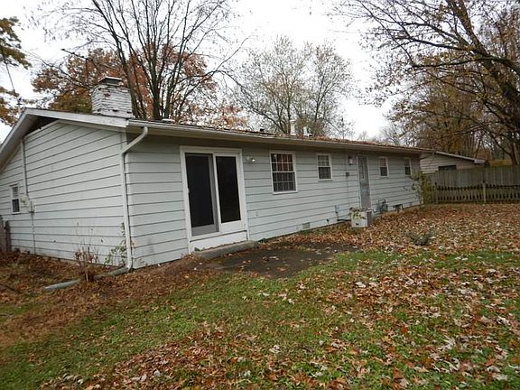 3rd image of 6725 Clovercrest Dr