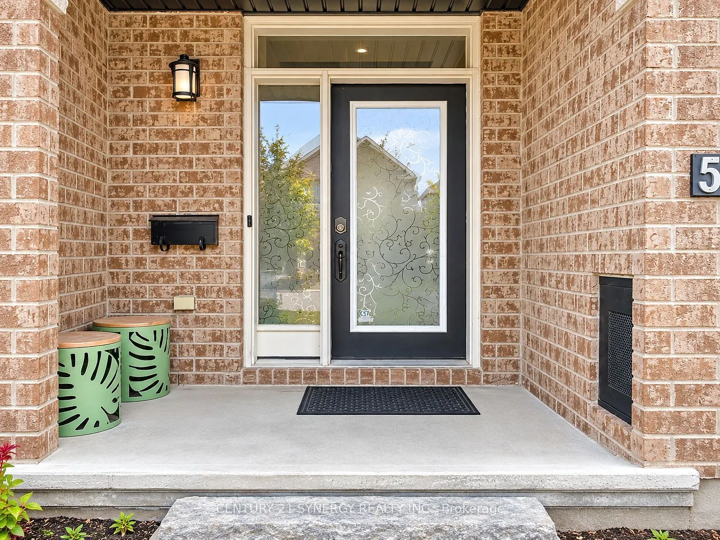 3 bed, $2,700 — Photo 2