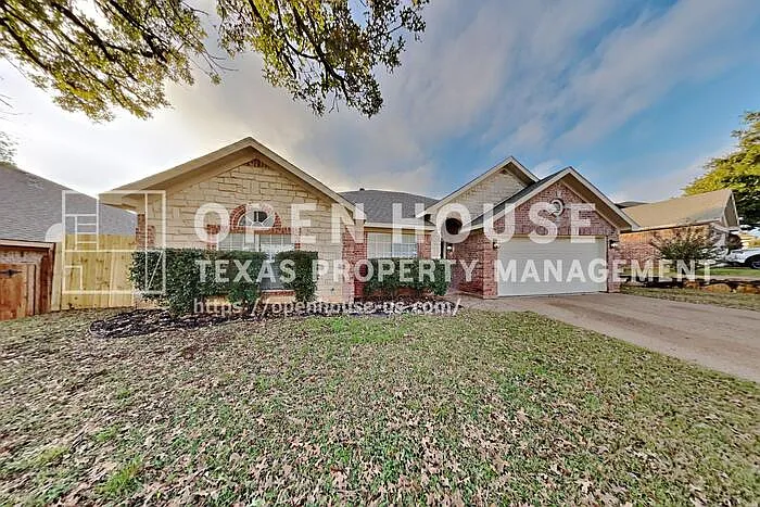 4 bed, 2.0 bath, 1830 sqft, $2,300 — Photo 1