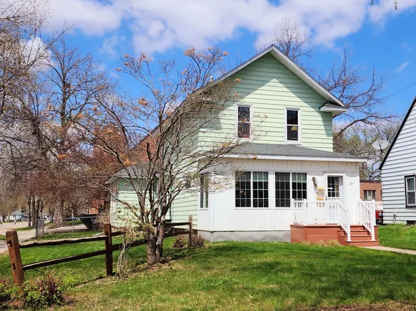 201 E 4th St, Morris, MN 56267