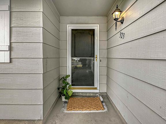 5th image of 323 E Amanita St