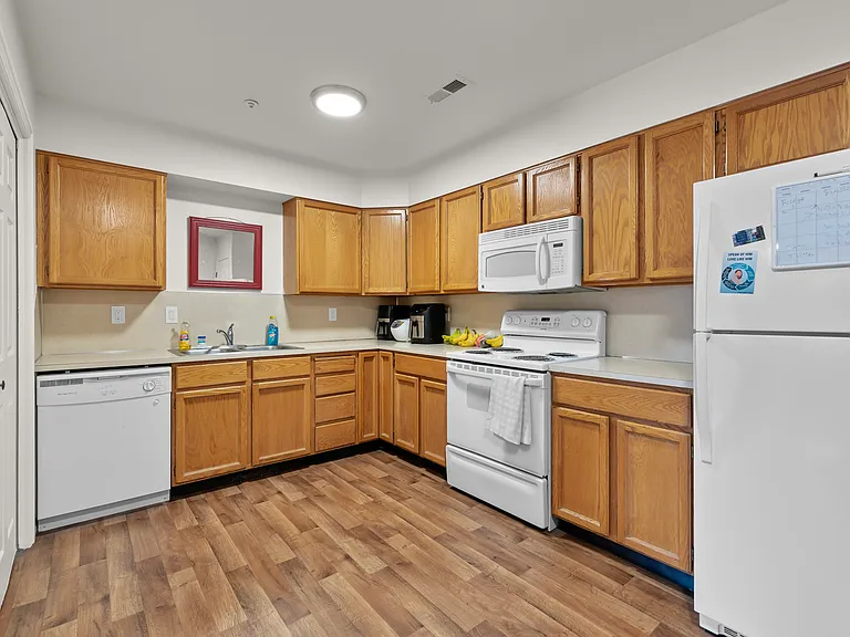 284 E 600 N #10 — Photo 3
