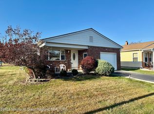 1 Panama Ct, Toms River, NJ