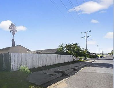 5th image of 498 Serrana Rd