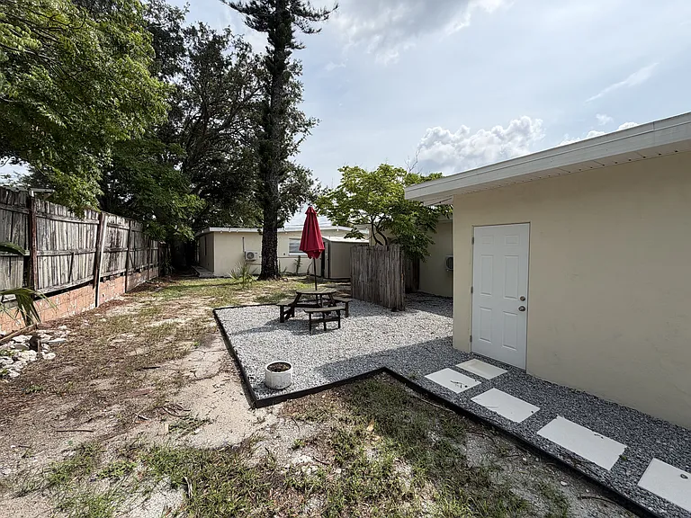 110 NE Monroe Cir N #4 — Photo 10