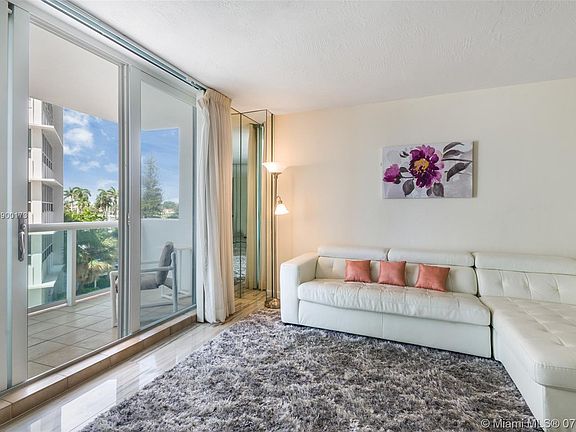 3rd image of 5001 Collins Ave APT 3E