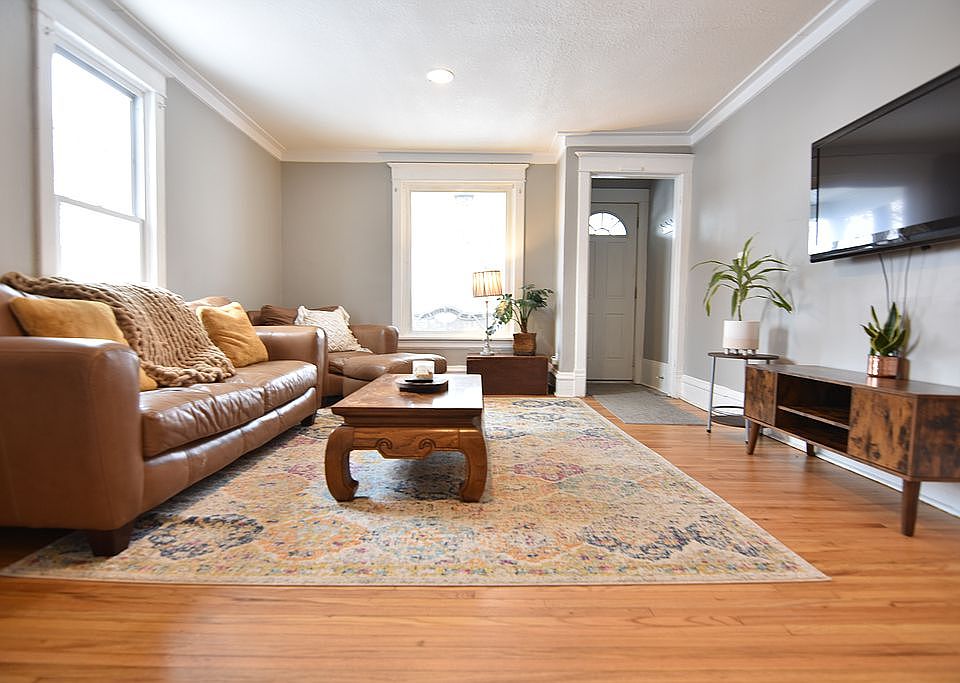 1st image of 2621 Oak Park Ave N