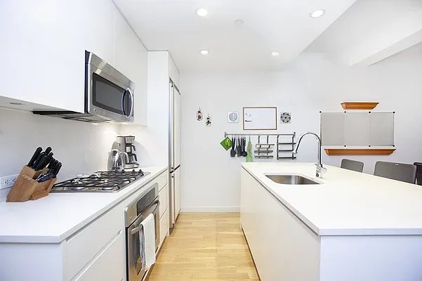 Rented by Olshan Realty | media 34