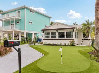 15506 1st St E, Redington Beach, FL 33708