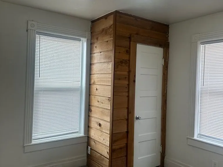 726 N 11th Ave — Photo 5