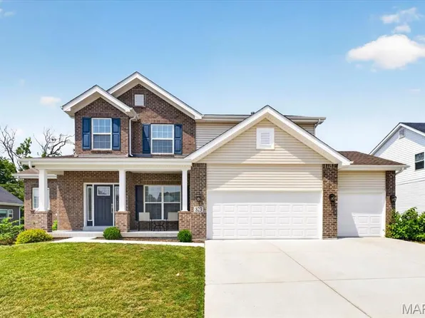823 Silver Buck Ln, Chesterfield, MO 63005