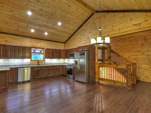 3rd image of 1134 Hidden Lake Dr