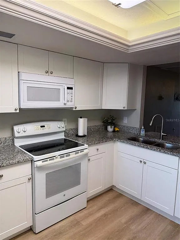 2 bed, 2.0 bath, 1272 sqft, $2,500 — Photo 3