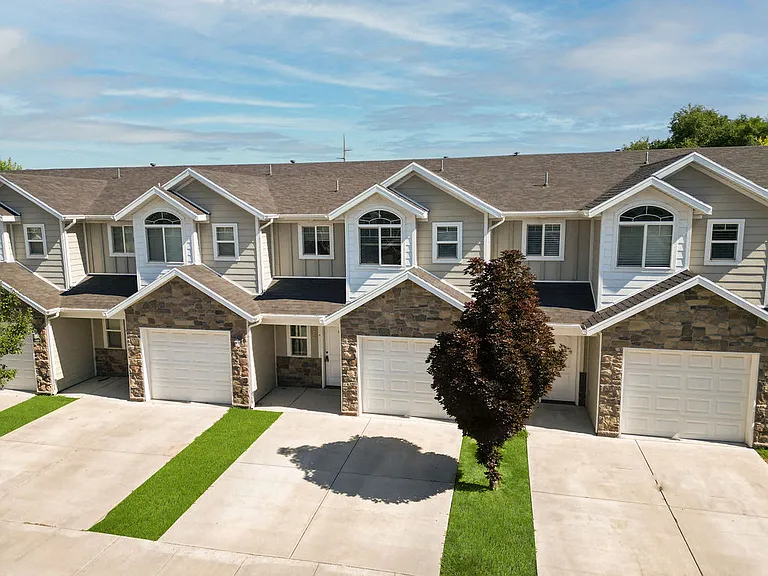 Angels Landing Townhomes — Photo 36