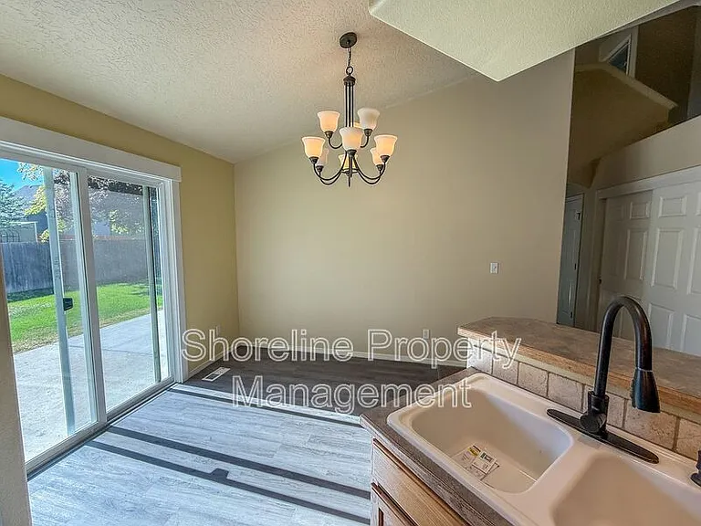 3420 N Oakstone Ave — Photo 16