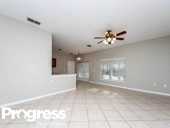 3rd image of 2704 Pearl Ct