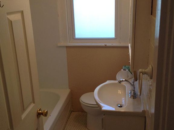 3rd image of 4952 Seibert Ave