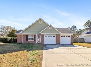 106 Hawthorn Dr, Raeford, NC 28376