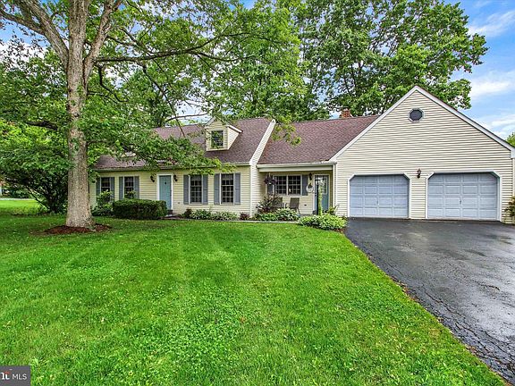3rd image of 45 Howard Dr