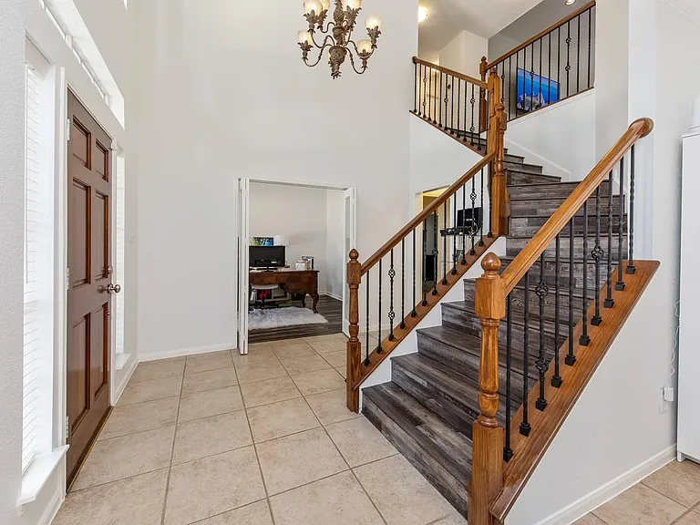 15826 Jamie Lee Dr — Photo 10