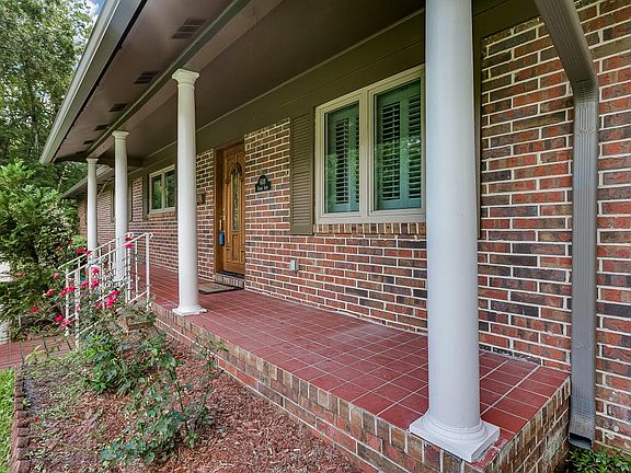2nd image of 608 Claire Ln