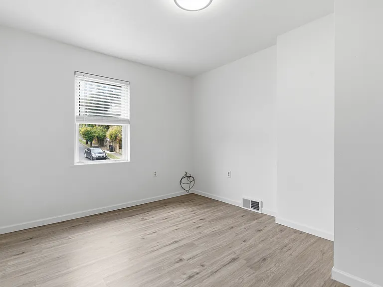 790 Highland Ave — Photo 14